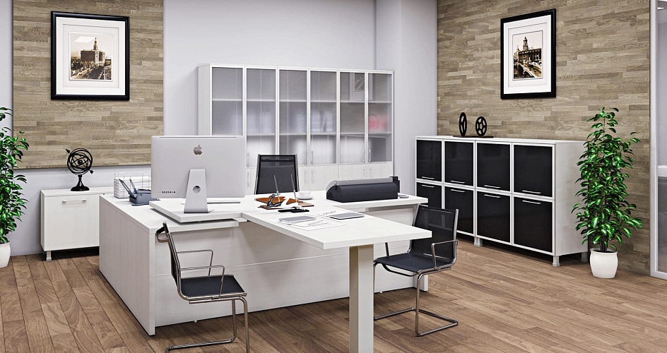 Белый кабинет руководителя: рабочий стол и шкафы для документов