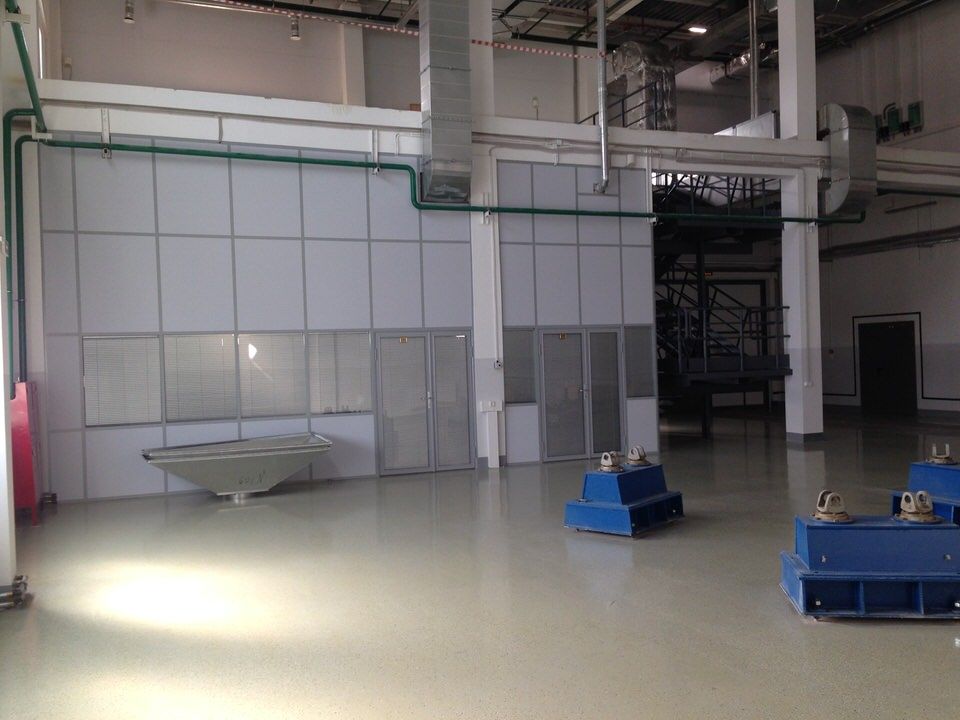 Глухие перегородки в производственном цехе