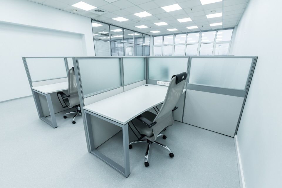 Кубики для сотрудников: перегородки вокруг рабочих столов