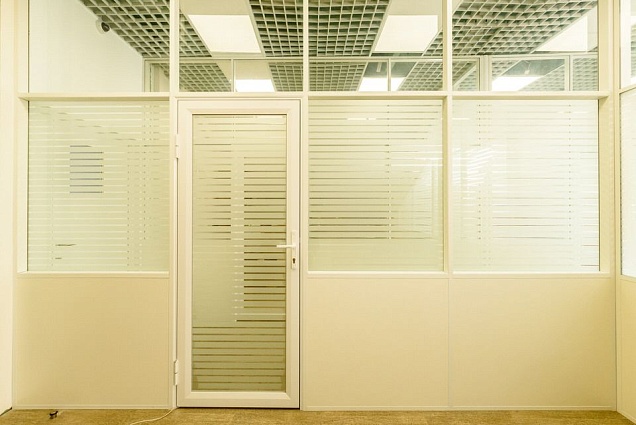 Комбинированные офисные перегородки — семнадцатый ракурс