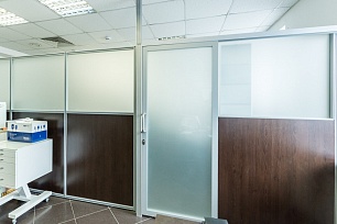 Комбинированные офисные перегородки — второй ракурс