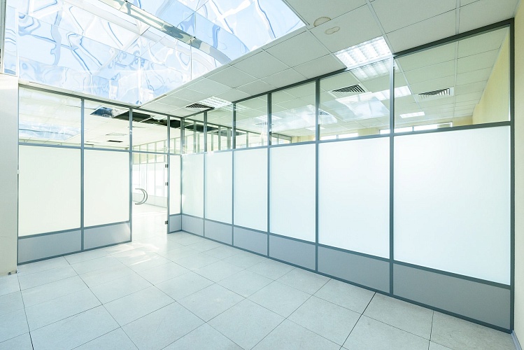 Комбинированные офисные перегородки для кабинета и переговорной комнаты