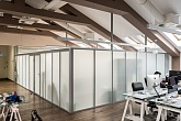 Матовые офисные перегородки для зонирования рабочих мест и кабинетов