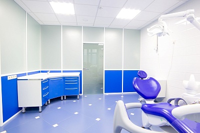 Перегородки для медицинского кабинета с панельными секциями