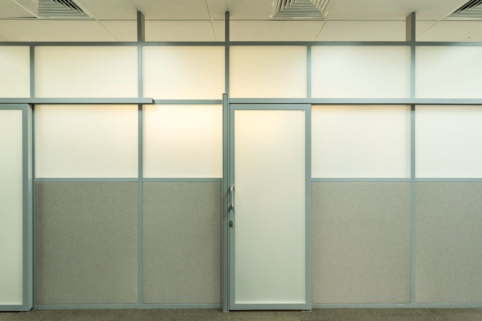 Фото проекта Loko Bank: перегородки для рабочих мест (open space)