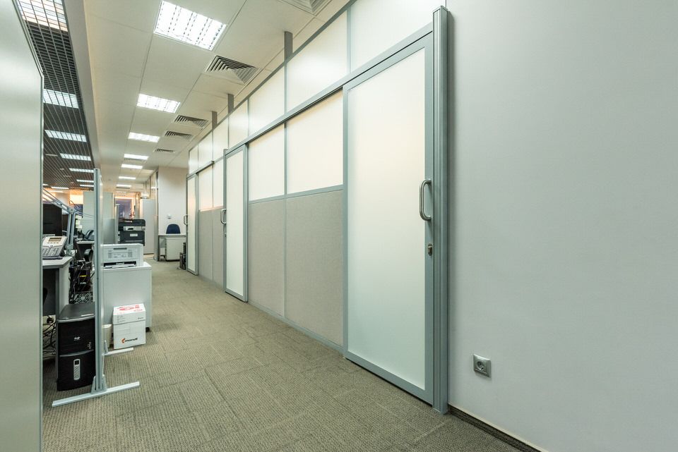 Фото проекта Loko Bank: перегородки для рабочих мест (open space)