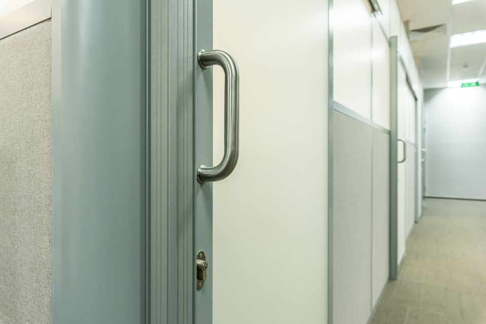 Фото проекта Loko Bank: перегородки для рабочих мест (open space)