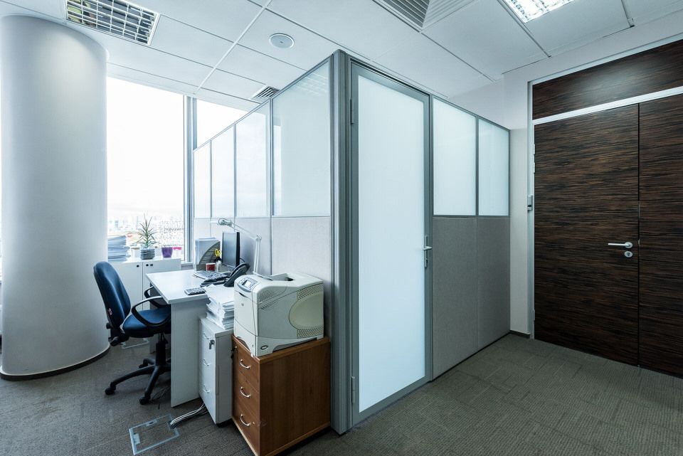 Фото проекта Loko Bank: офисные перегородки в алюминиевом профиле