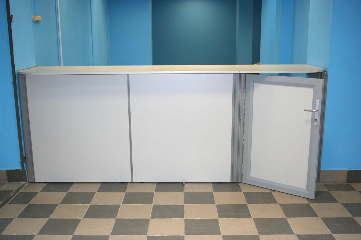 Фото проекта магазина автозапчастей: перегородки для рабочих мест (open space)