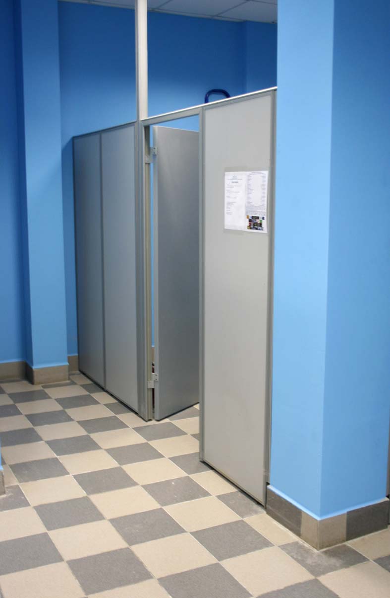 Фото проекта магазина автозапчастей: офисные перегородки в алюминиевом профиле