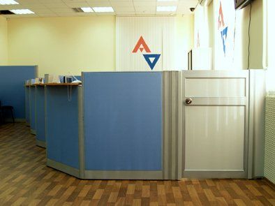 Комбинированные и мобильные перегородки, алюминиевые двери в проекте «Алмазная Осень» — фото третье