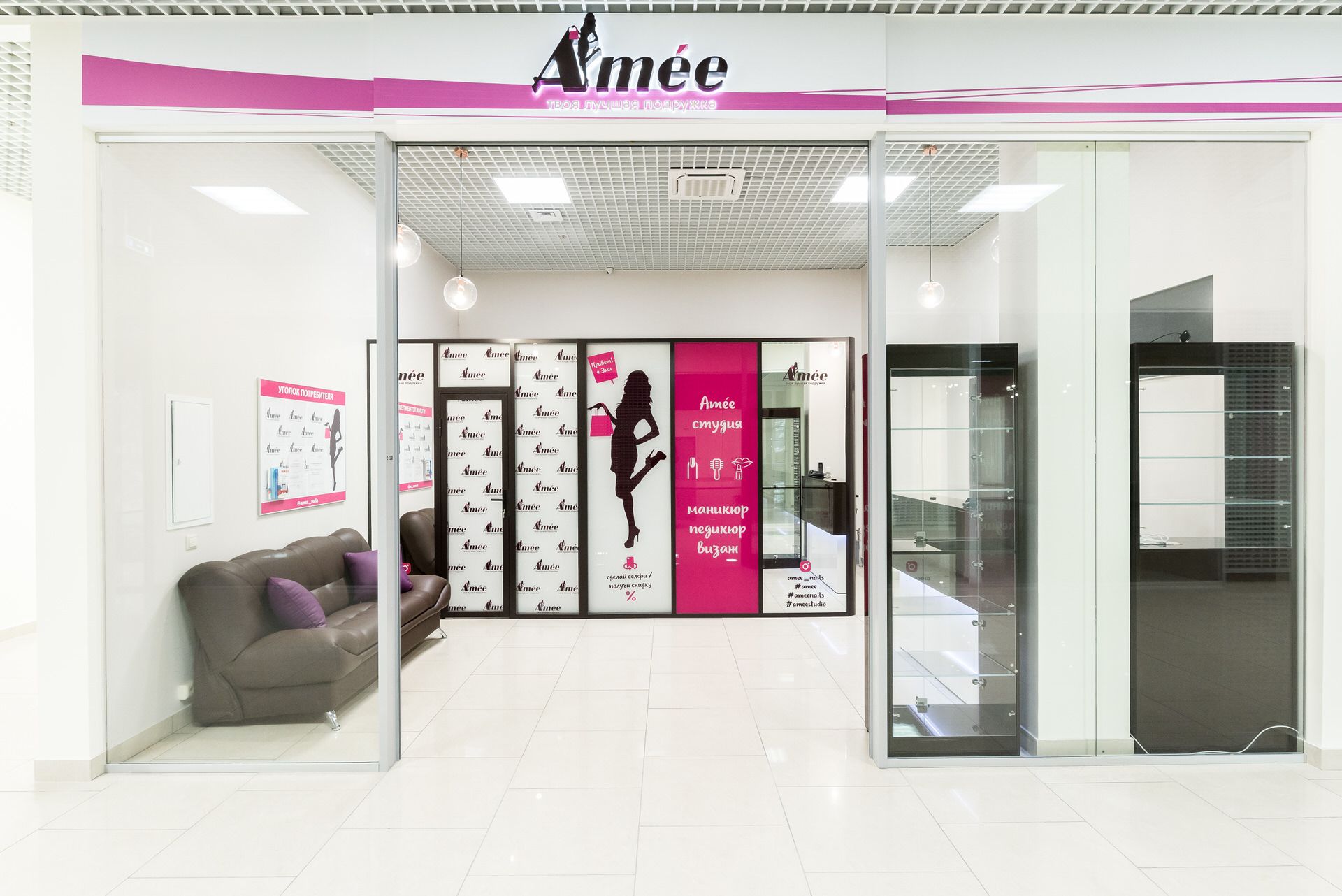 Каркасные перегородки с фотопечатью и стеновые панели в проекте «Amee Nails» — фото шестое