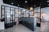 Офисная перегородка loft на облегченном профиле: общий вид в интерьере офиса, раздвижная дверь