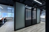 Офисная перегородка с перфорацией: общий вид в интерьере офиса, перфорация с узором