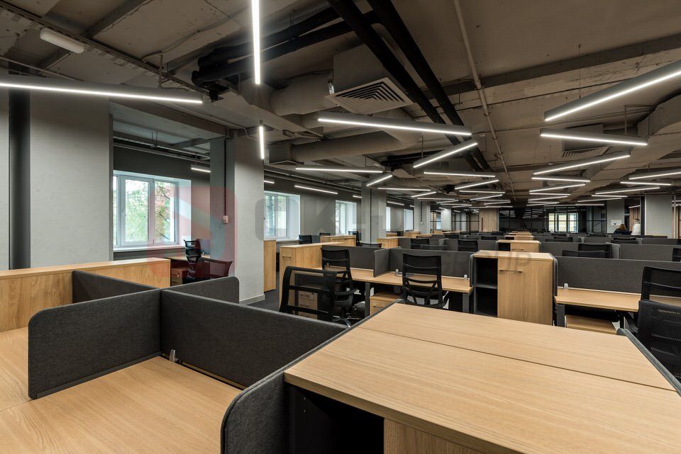 Переговорная зона за стеклянной перегородкой