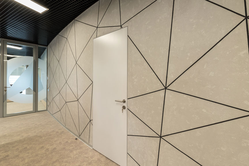 Раздвижная перегородка гармошка с деревянными панелями для зонирования