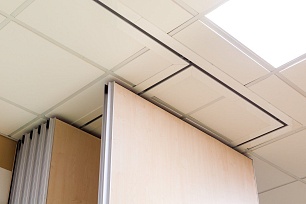 Раздвижные перегородки: открытое положение