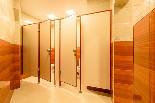 Сантехнические перегородки: перегородки для туалетных кабин общий вид