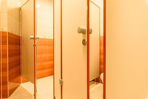 Сантехнические перегородки: перегородки с алюминиевым профилем