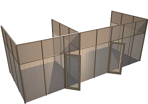 Сетчатые перегородки с прозрачными вставками и дверью — пример ограждения