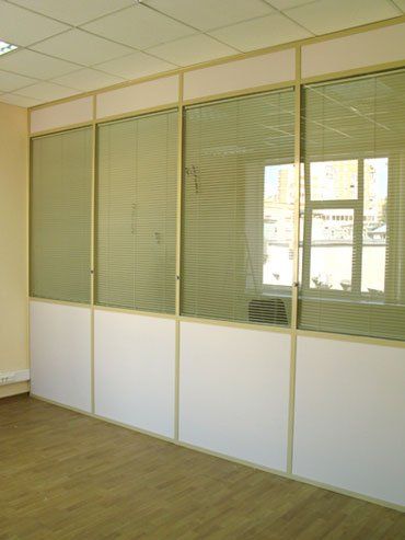Стационарные офисные перегородки в офисе ЭнергоФихтнер