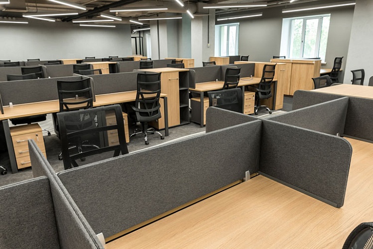 Экран?перегородка из ткани для разделения рабочих столов