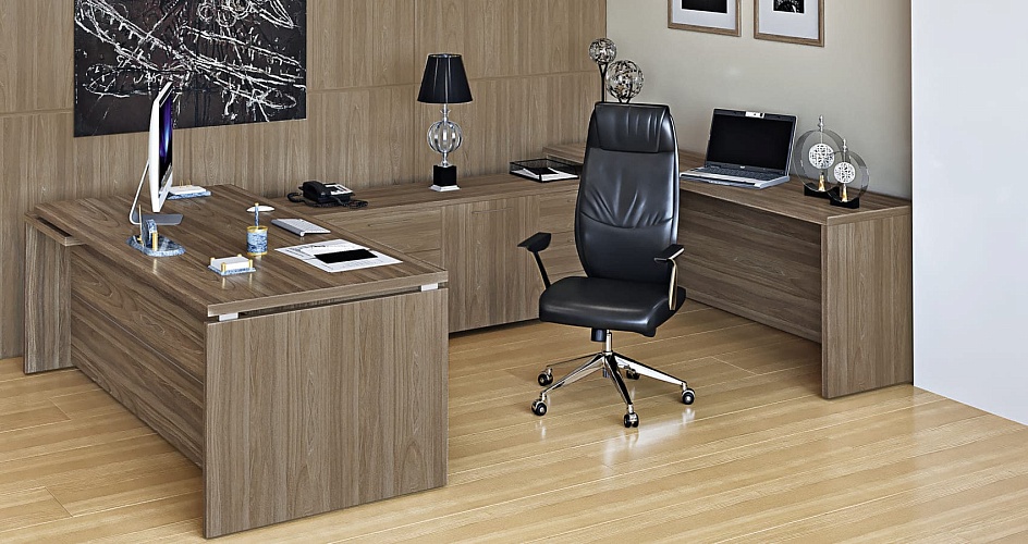 Угловой стол для кабинета руководителя в древесном декоре