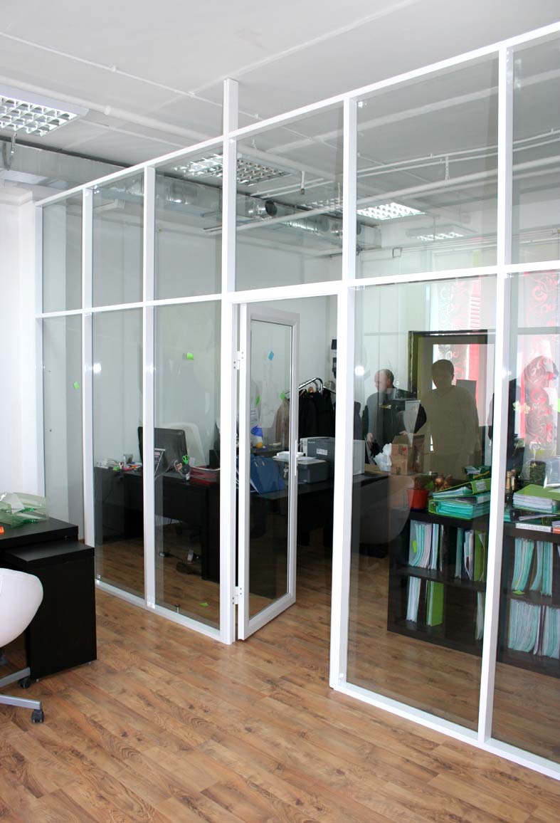 Зонирование офиса перегородками Biofarma