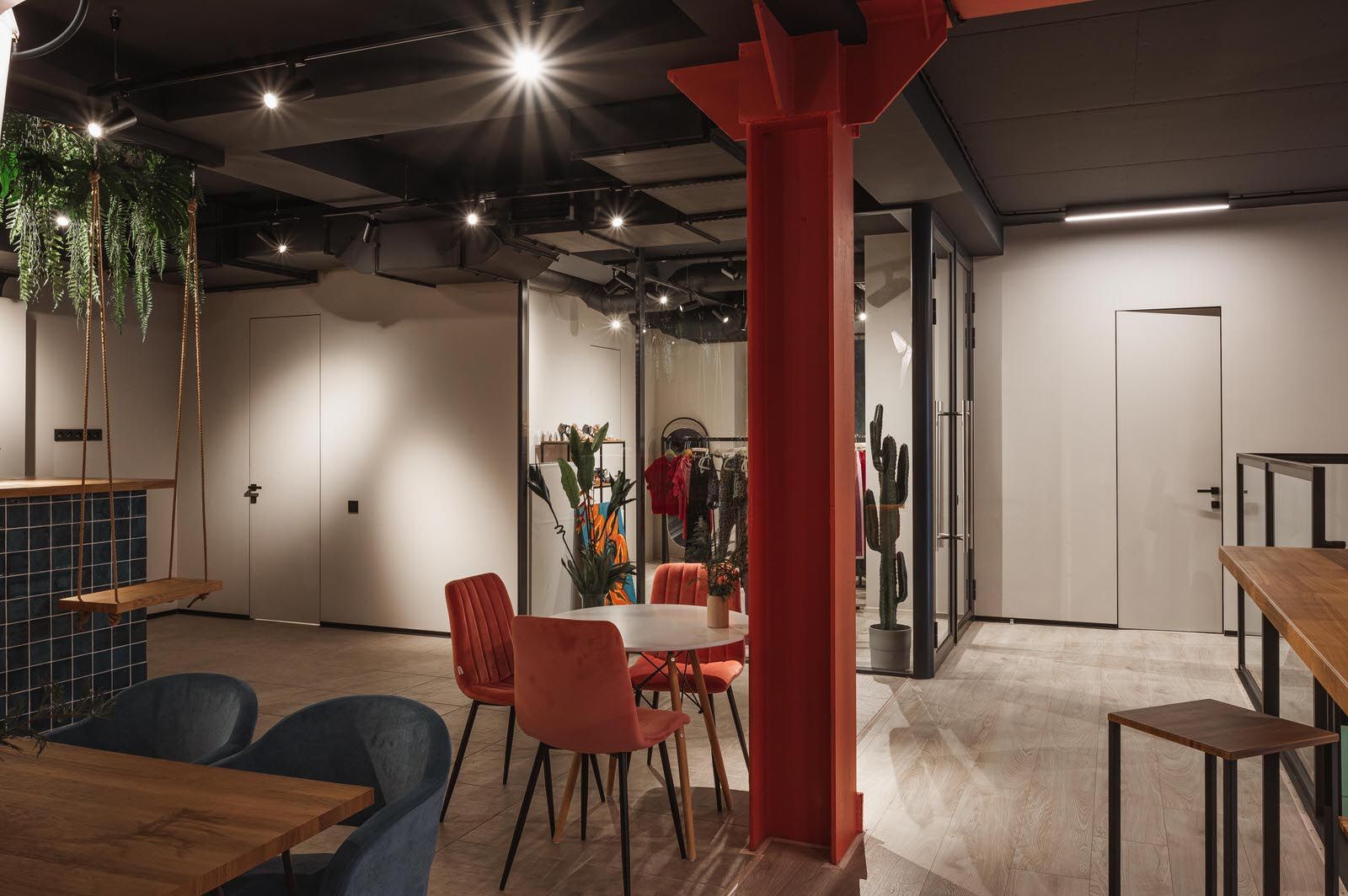 Перегородки Loft для зонирования зала и рабочих зон (проект Loft Studio 8)