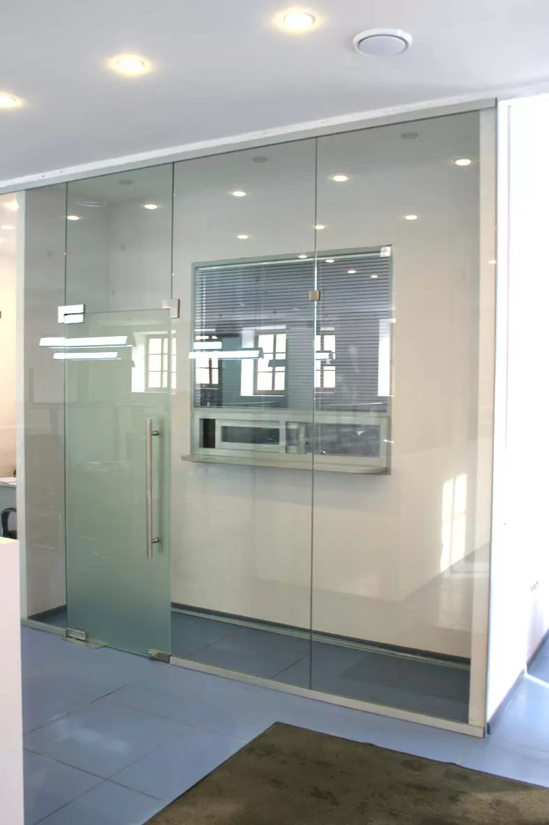 Фото проекта - Стеклянные перегородки для компании «Трансаэро-Тур»